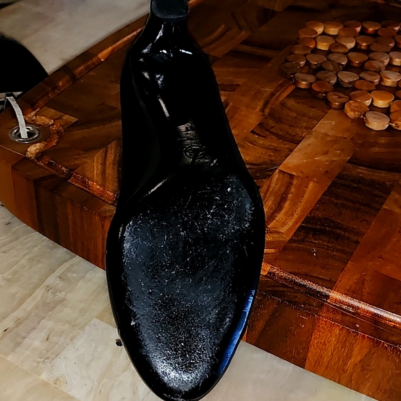 CHANEL Black Cap Toe Pumps Sz. 41 - Picture 9 of 9